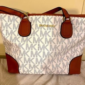Michael kors purse